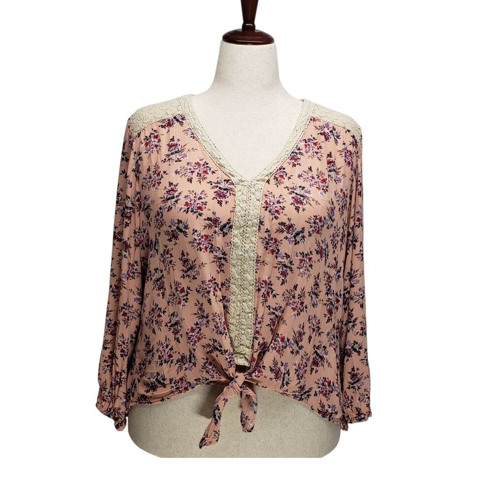 Rod’s Rayon Boho Western Blouse M Oversized Floral Crochet Trim Tie Front Top